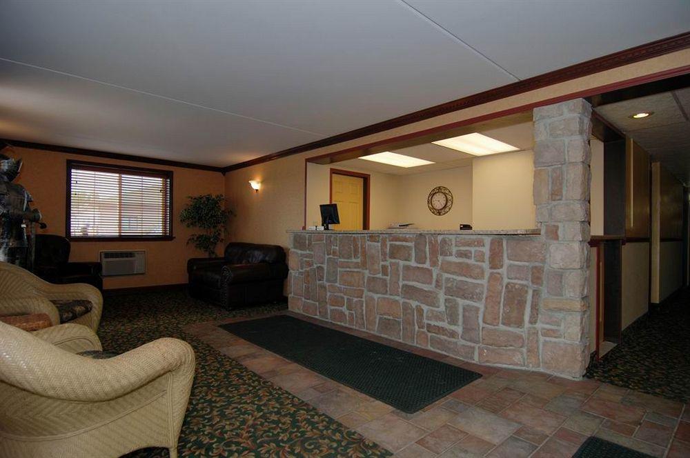 Knights Inn And Suites - Grand Forks Esterno foto