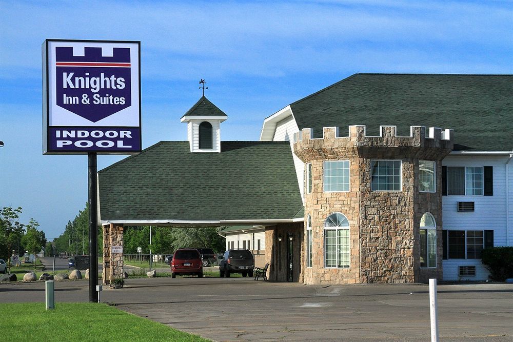 Knights Inn And Suites - Grand Forks Esterno foto