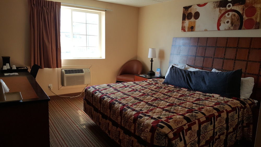 Knights Inn And Suites - Grand Forks Esterno foto