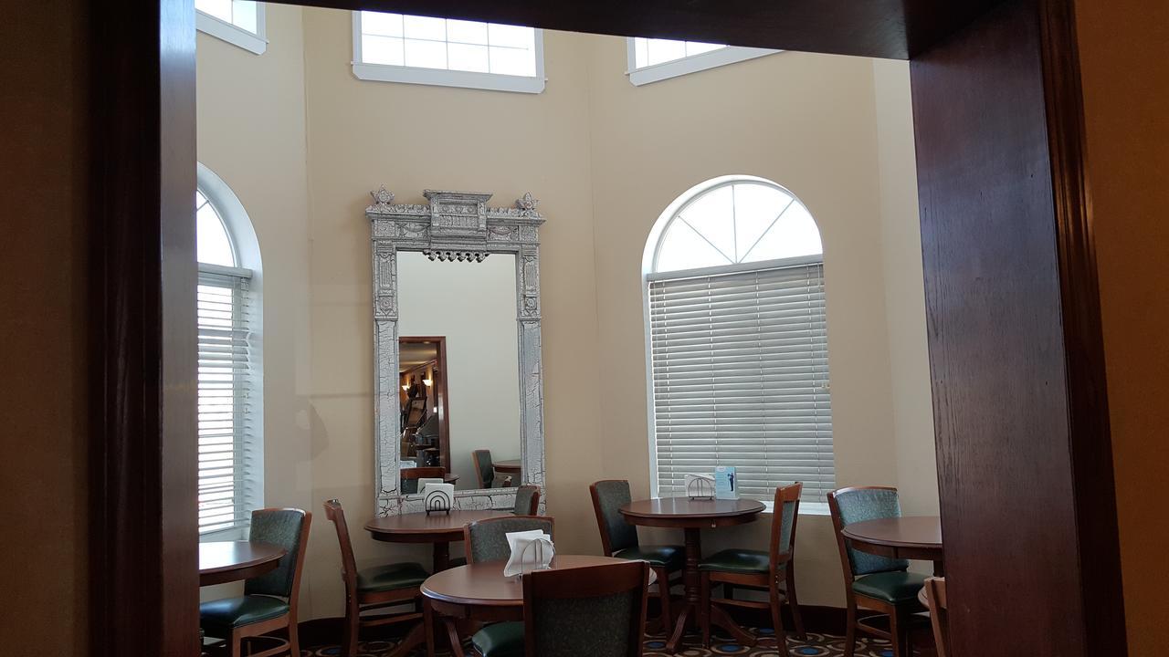 Knights Inn And Suites - Grand Forks Esterno foto